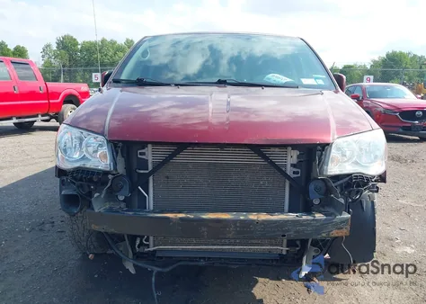 2018 Dodge Grand Caravan Sxt z USA, uszkodzony, nr VIN 2C4RDGCG8JR179408